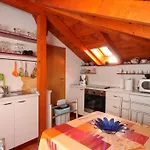 With A Parking Space Icici, Opatija - 7793 Daire *