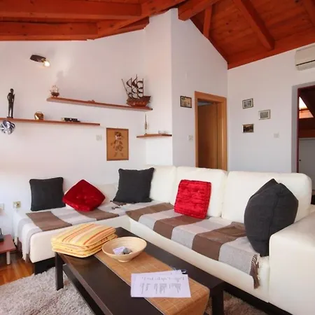 Apartamento With A Parking Space Icici, Opatija - 7793 Ičići